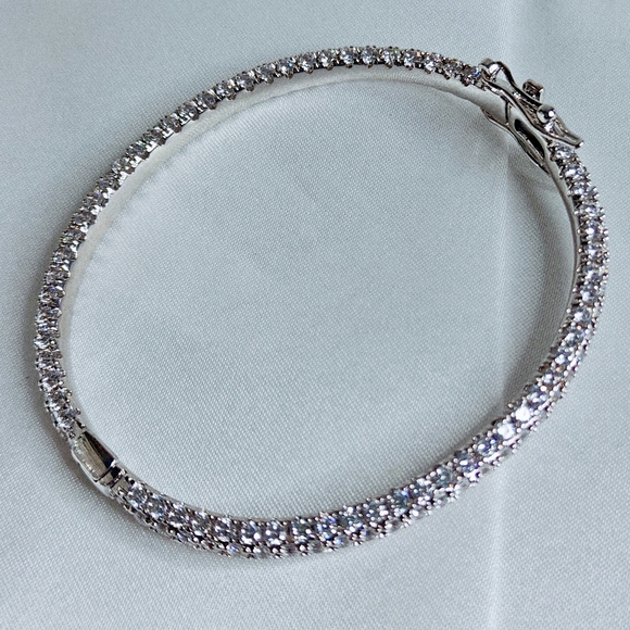 18K White Gold Plated CZ Eternity Bangle Bracelet With Box Clasp - Picture 7 of 8